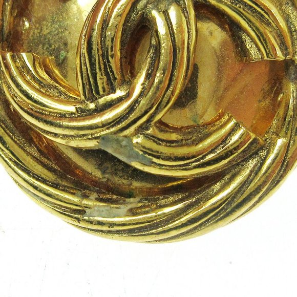CHANEL CC Logos Button Motif Earrings Gold-Tone Cl - Picture 5 of 6